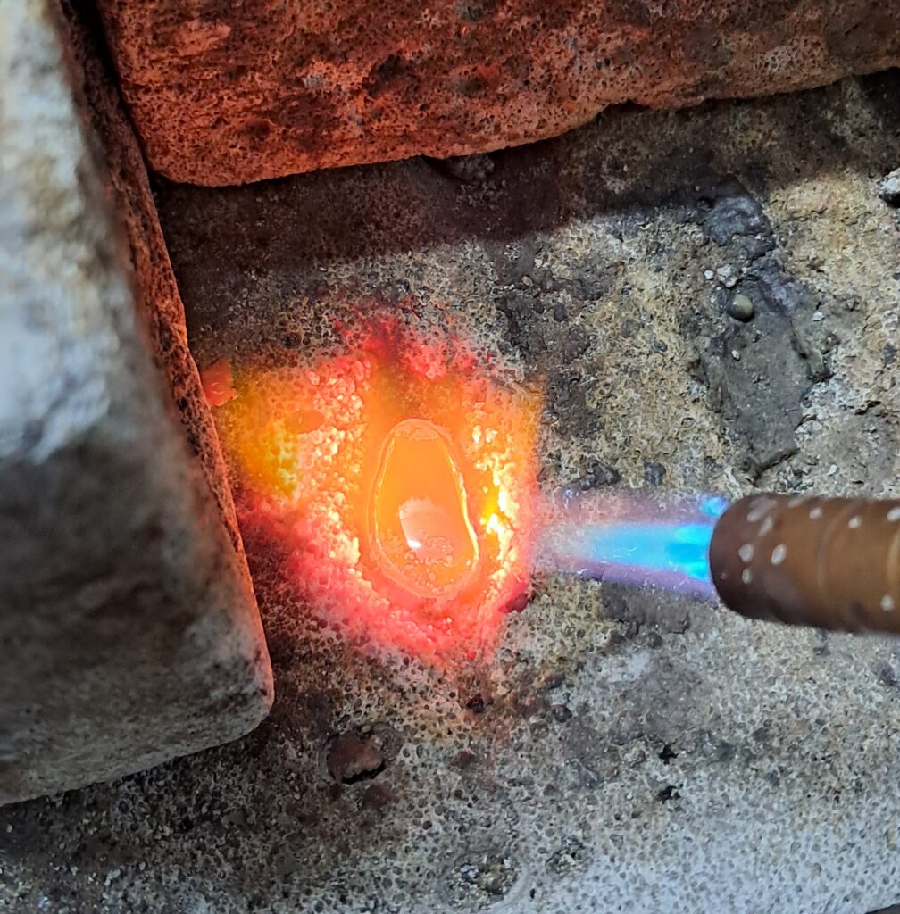 gold smelting for a commissioned piece of jewelry or jewelry